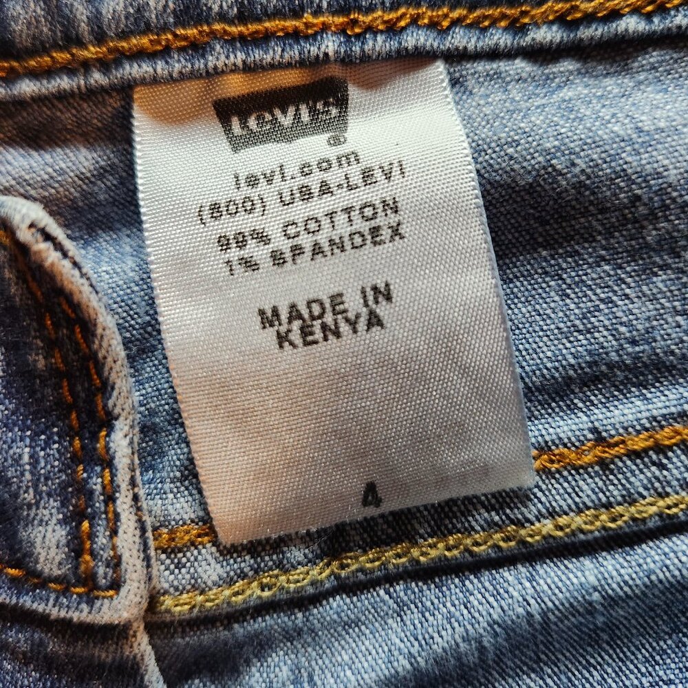 Levis Capris - Picture 4 of 5